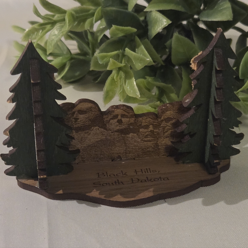 🌲 Mount Rushmore Rustic Cabin Decor Vintage Vibes